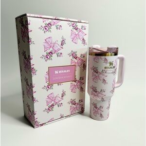Stanley x LoveShackFancy Flowstate Quencher 40oz Tumbler Rosa Beaux Pink